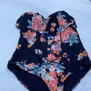 Bone- Eye Australia ladies swim suit. Cute nicely stitched. Low back